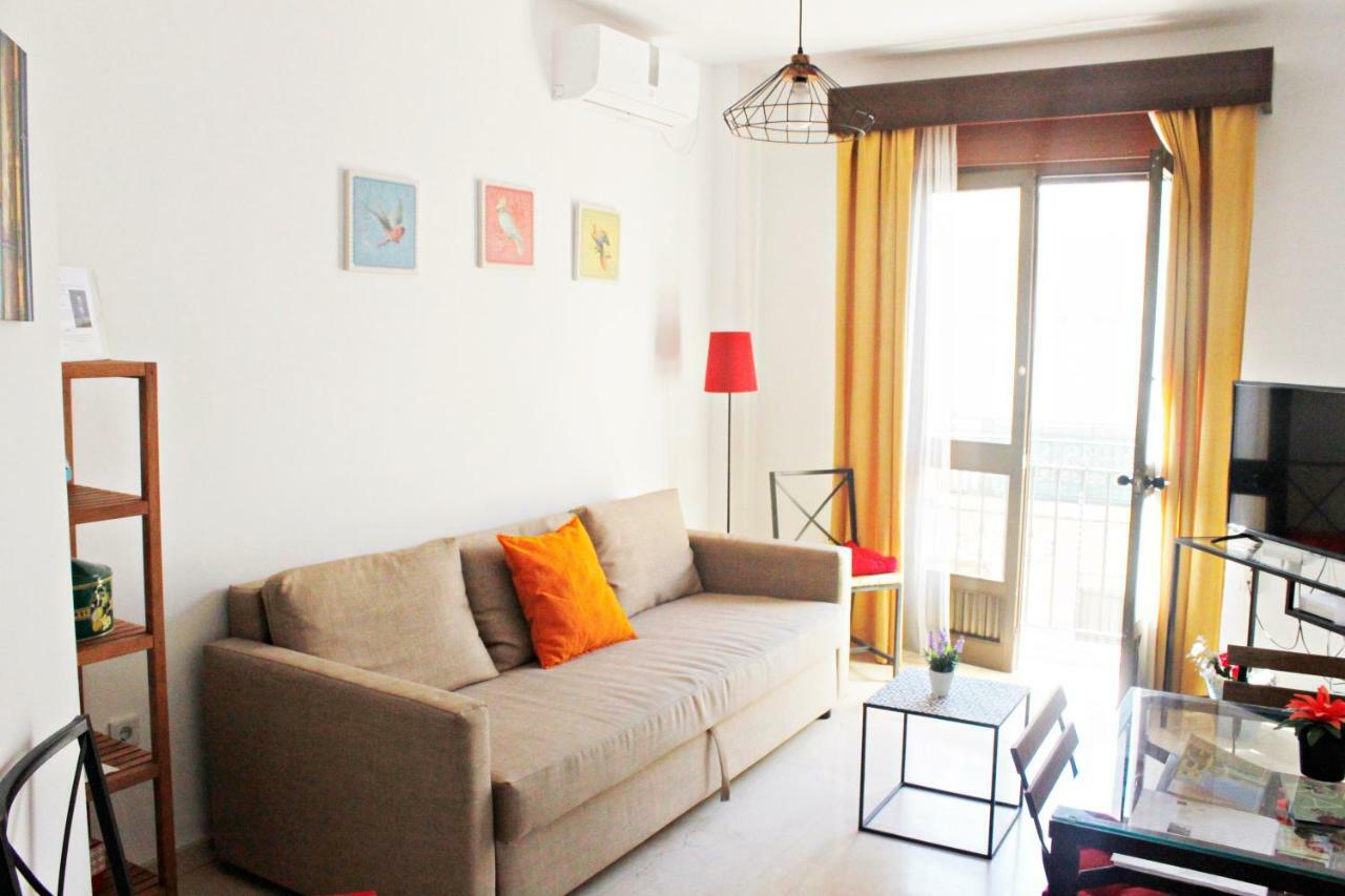 Azahar Apartamentos Triana V เซบีญา ภายนอก รูปภาพ