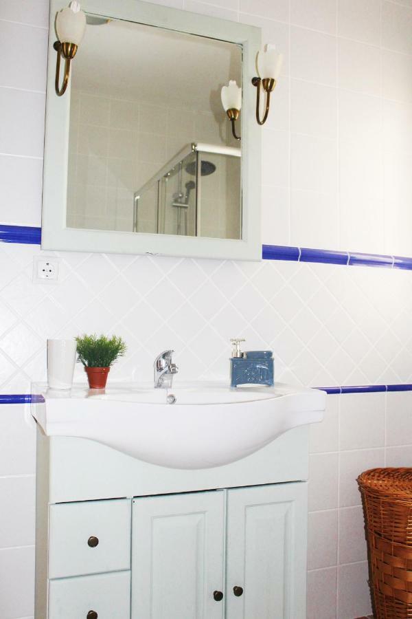 Azahar Apartamentos Triana V เซบีญา ภายนอก รูปภาพ